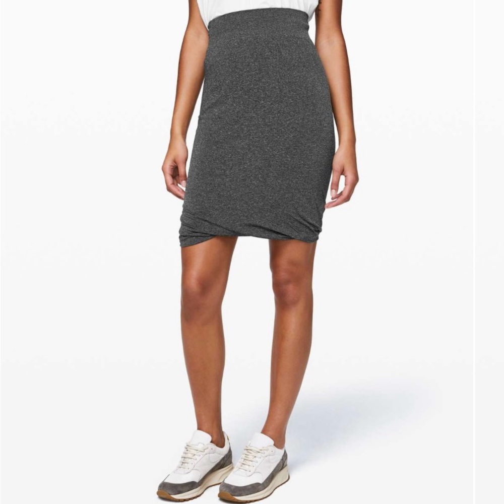 Lululemon Boulevard Bliss Gray Midi Skirt Casual Athleisure Sporty Sz 6 NEW
